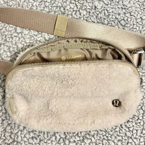 Lululemon Everywhere Fleece Belt Bag Brand New